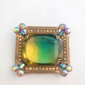 vintage D&E Shadowbox Brooch